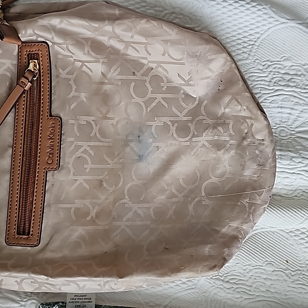 CALVIN KLEIN Kiara Monogram Faux Leather Crossbody Bag - Picture 6 of 6